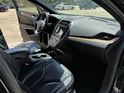 Used 2019 Lincoln MKC Reserve w/ MKC Climate Package FWD image 19