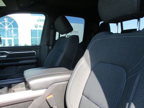 Used 2024 RAM 1500 Big Horn AWD/4WD image 36