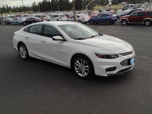Used 2017 Chevrolet Malibu LT FWD image 7