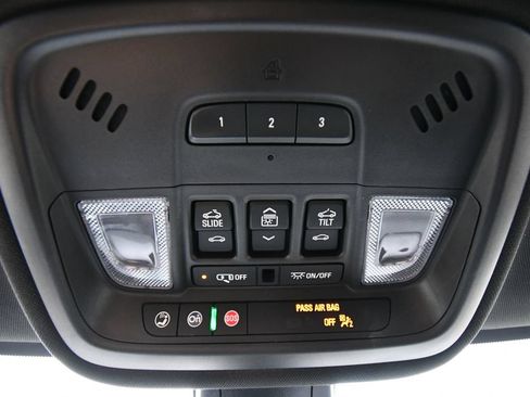 Used 2023 Chevrolet Traverse Premier w/ Redline Edition AWD/4WD image 35