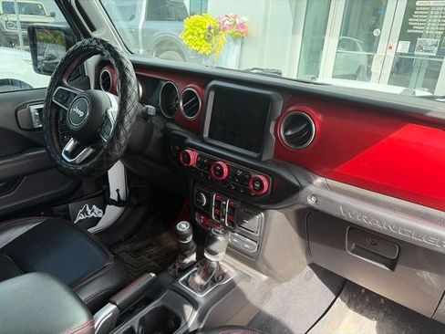 Used 2020 Jeep Wrangler Unlimited Rubicon w/ Dual Top Group AWD/4WD image 14