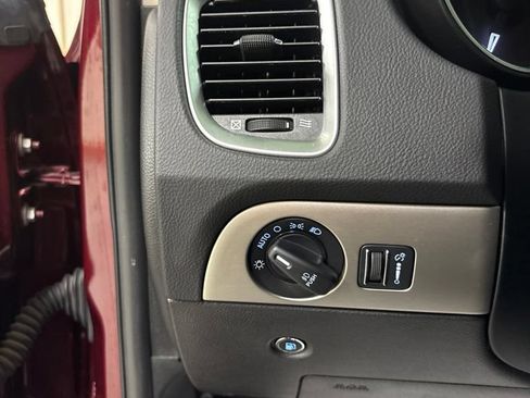 Used 2019 Dodge Durango SXT w/ 3rd Row Seating Group RWD image 11