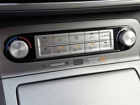 Used 2023 Hyundai Kona SEL image 19