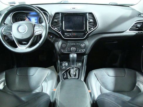 Used 2019 Jeep Cherokee Limited image 18