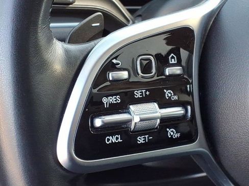 Used 2023 Mercedes-Benz GLS 450 4MATIC image 9