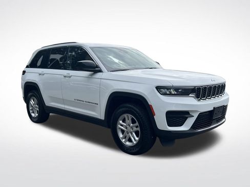 Used 2023 Jeep Grand Cherokee Laredo AWD/4WD image 8