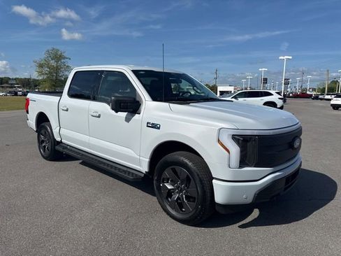 Used 2025 Ford F150 Lightning Flash image 2