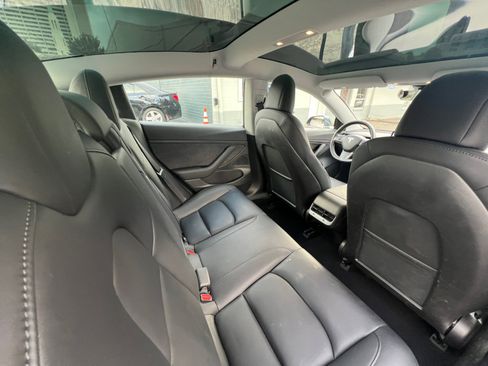 Used 2020 Tesla Model 3 Standard Range image 23