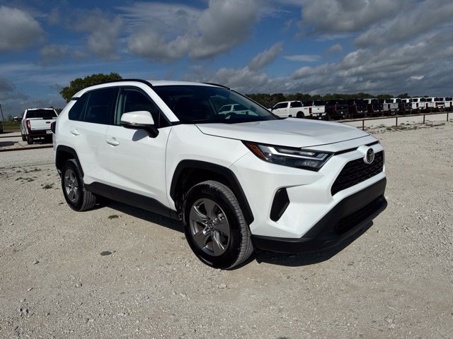 Used 2025 Toyota RAV4 XLE AWD/4WD image 6