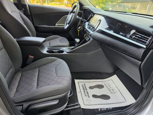 Used 2022 Kia Niro LX FWD image 14