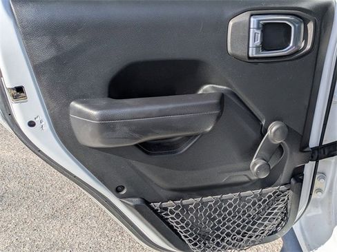 Used 2018 Jeep Wrangler Unlimited Sport image 21