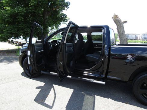 Used 2022 RAM 1500 Classic SLT AWD/4WD image 18