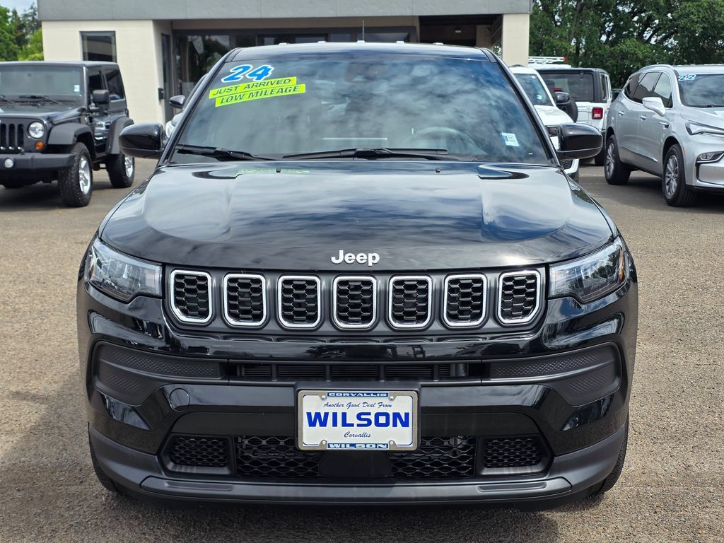 Used 2024 Jeep Compass Sport AWD/4WD image 6