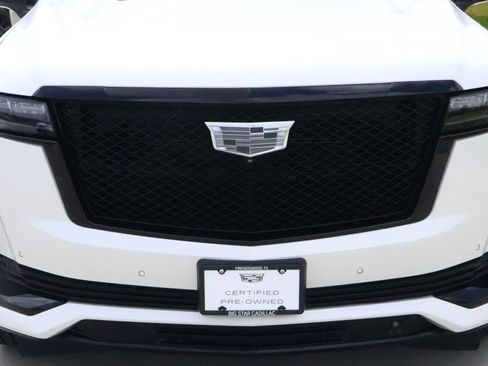 Used 2024 Cadillac Escalade ESV Sport Platinum w/ LPO, ONYX Package AWD/4WD image 8