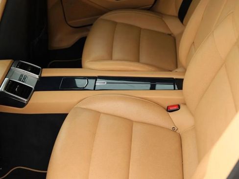 Used 2013 Porsche Panamera 4 Platinum Edition image 40