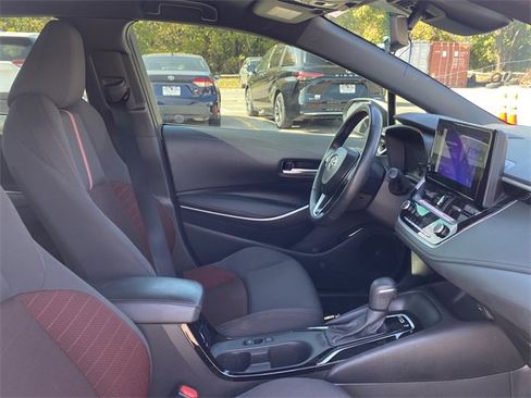 Used 2025 Toyota Corolla SE image 11