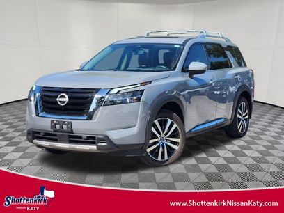 Used 2024 Nissan Pathfinder Platinum w/ Cargo Package
