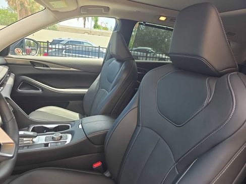 Certified 2026 INFINITI QX60 Luxe w/ Cargo Package FWD image 17