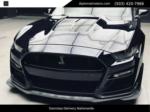 Used 2021 Ford Mustang Shelby GT500 w/ Carbon Fiber Track Pack RWD image 14