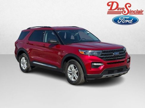Used 2023 Ford Explorer XLT w/ Equipment Group 202A AWD/4WD image 4