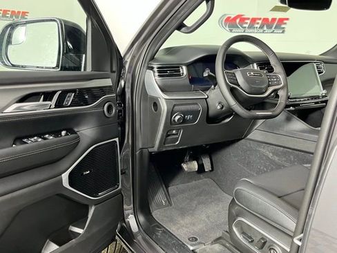 New 2026 Jeep Grand Wagoneer Limited AWD/4WD image 24