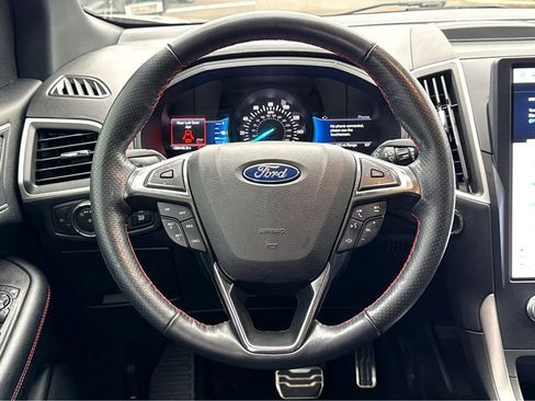 Used 2022 Ford Edge ST-Line image 14