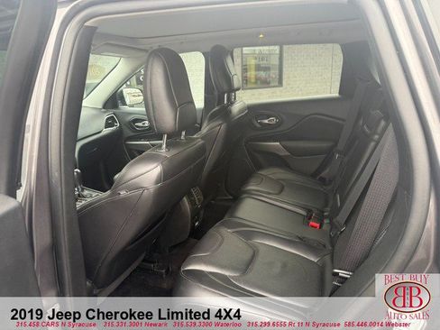 Used 2019 Jeep Cherokee Limited w/ Luxury Group AWD/4WD image 13