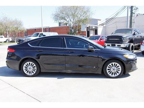 Used 2020 Ford Fusion SE image 5