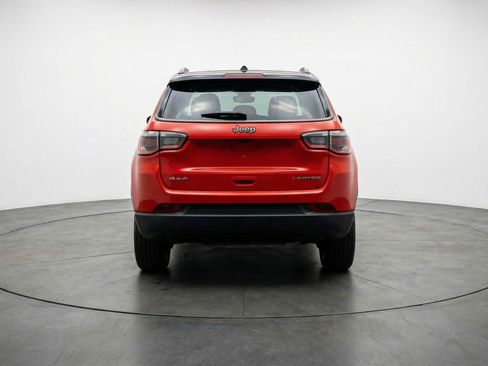 Used 2025 Jeep Compass Limited image 7