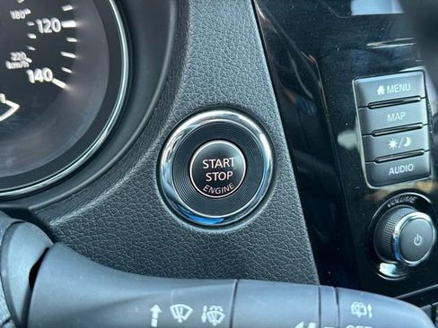 Used 2019 Nissan Rogue SV w/ Premium Package AWD/4WD image 36