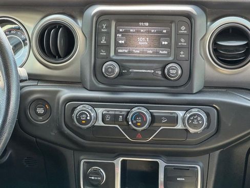 Used 2018 Jeep Wrangler Unlimited Sport AWD/4WD image 15