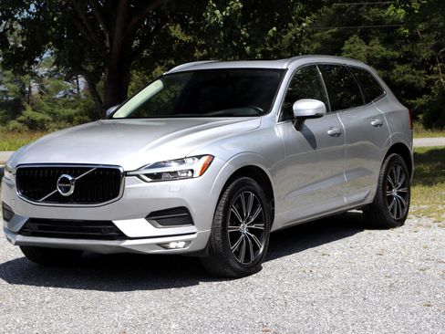 Used 2020 Volvo XC60 T6 Momentum w/ Protection Package image 38