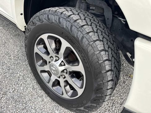 Used 2023 RAM 2500 Limited AWD/4WD image 35