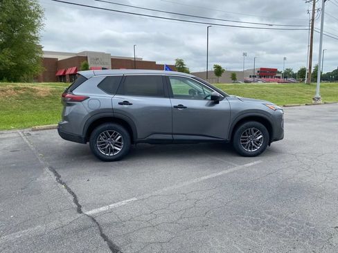 Used 2024 Nissan Rogue S AWD/4WD image 8
