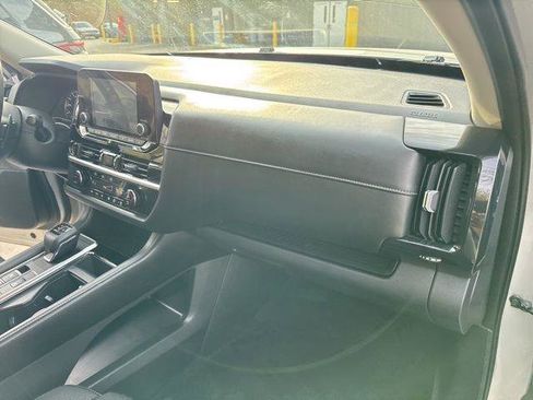 Used 2022 Nissan Pathfinder S image 35