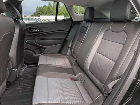 Used 2024 Chevrolet Trax LT FWD image 19
