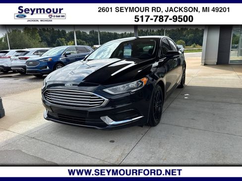 Certified 2018 Ford Fusion SE w/ Fusion SE Technology Package FWD image 1