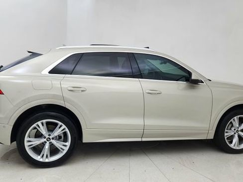Used 2023 Audi Q8 Premium Plus w/ Premium Plus Package image 6