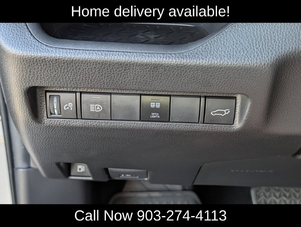 Used 2021 Toyota RAV4 XSE AWD/4WD image 25