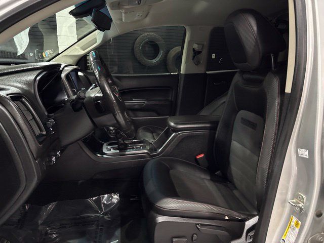 Used 2017 GMC Canyon SLE w/ All Terrain Package AWD/4WD image 12