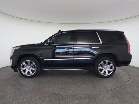 Used 2019 Cadillac Escalade Luxury AWD/4WD image 7