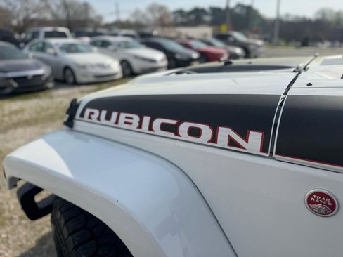 Used 2017 Jeep Wrangler Unlimited Rubicon image 10