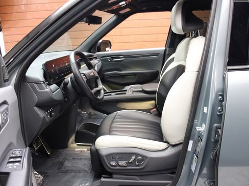 Used 2024 Kia EV9 GT-Line image 23