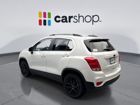 Used 2022 Chevrolet Trax LT w/ Driver Confidence Package image 3