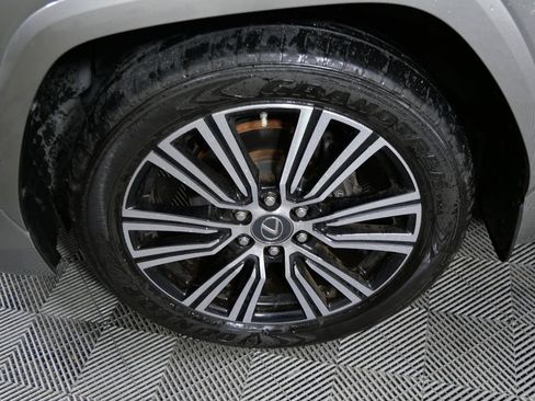 Used 2023 Lexus LX 600 4WD w/ Luxury Package image 10