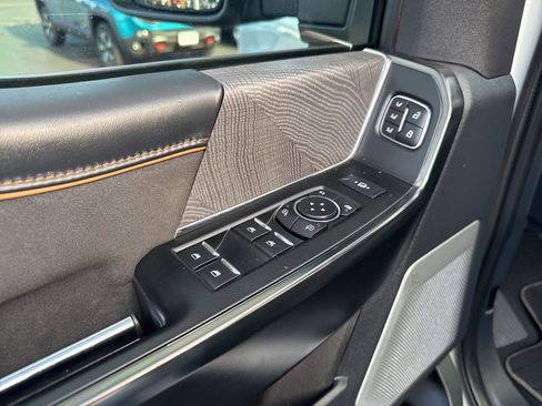 Used 2023 Ford F350 Platinum w/ FX4 Off-Road Package image 13