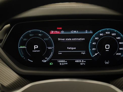 Used 2024 Audi e-tron GT Premium Plus image 11