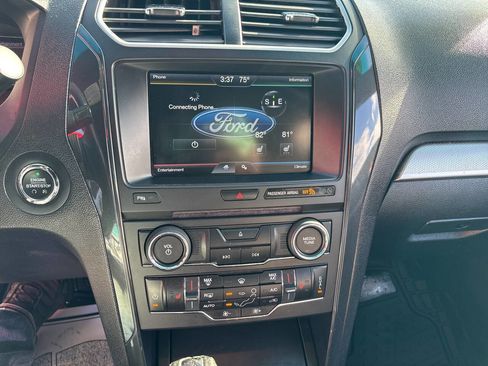 Used 2016 Ford Explorer XLT w/ Equipment Group 202A image 27
