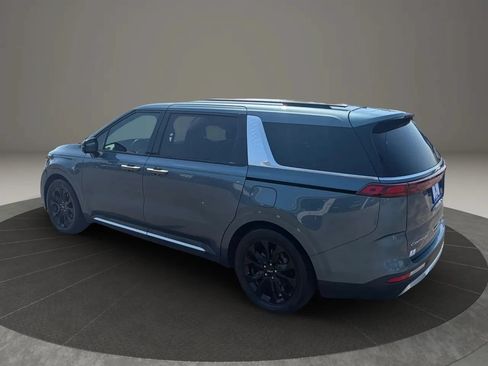 Used 2022 Kia Carnival SX FWD image 3