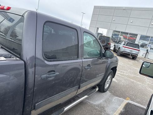 Used 2010 Chevrolet Silverado 1500 LT w/ Power Pack Plus image 8